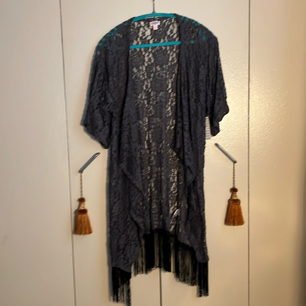Absolutely GORGEOUS! Lace luLa Roe Monroe kimono 🫶🏼